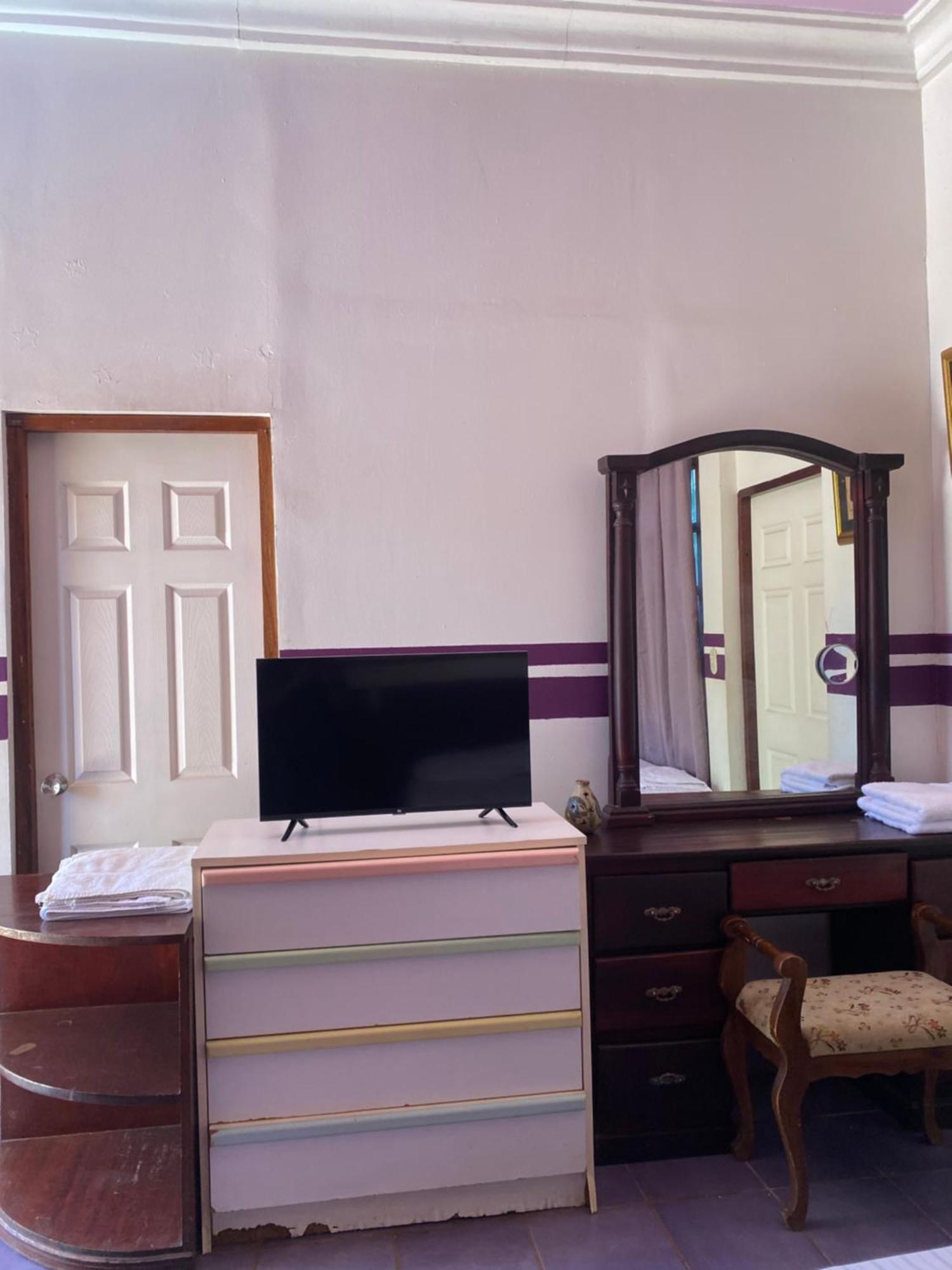 Madre Casa Homestay *